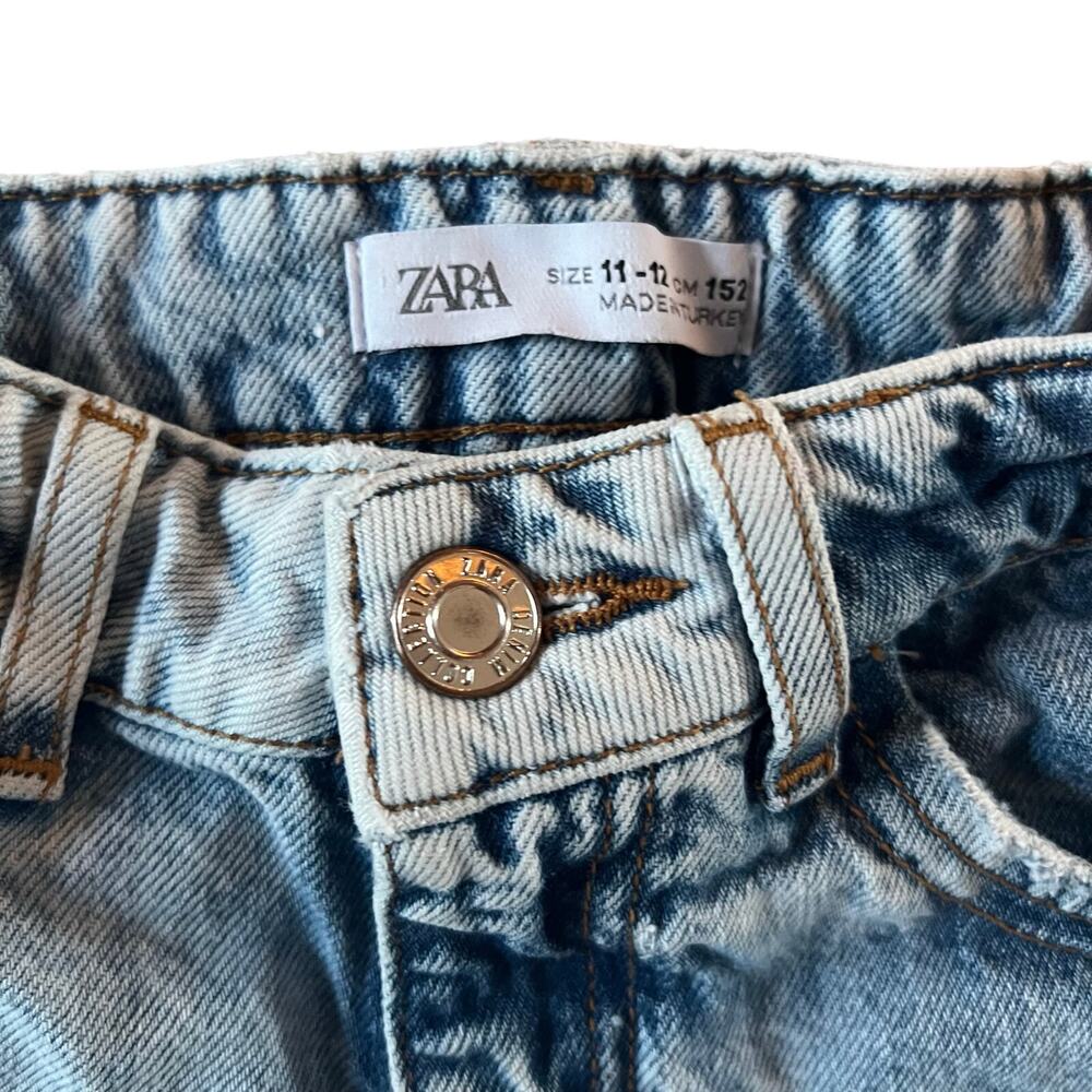 ❤️ 3/$25 Zara Raw Edged Light Wash Denim Shorts with Rhinestones | Kids 11-12 - Picture 3 of 4